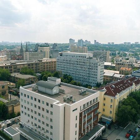 Квартира на улице Деловая Киев Экстерьер фото