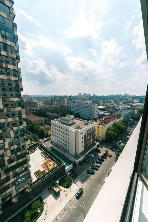 Квартира на улице Деловая Киев Экстерьер фото